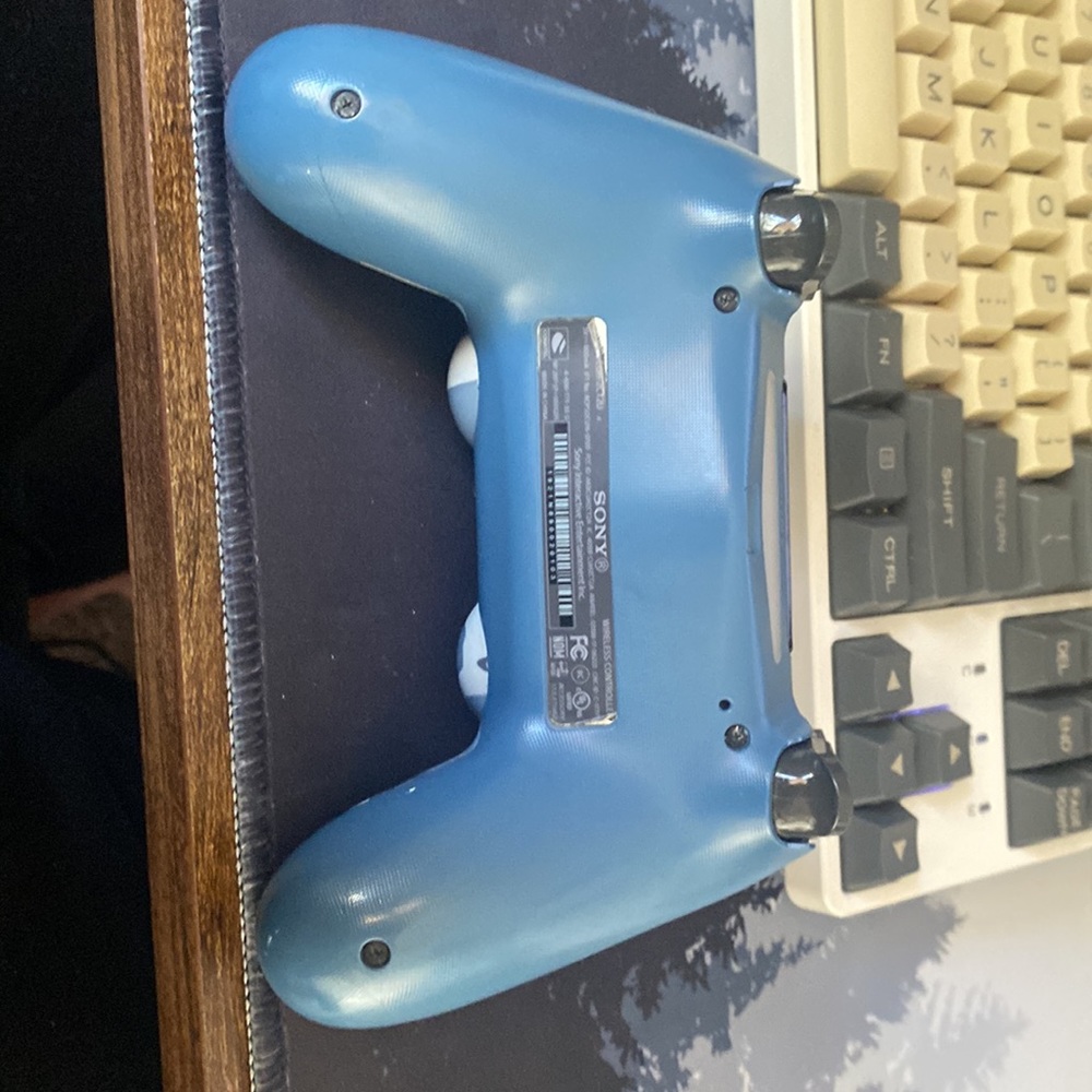 PS4 controller - Picture 3 of 3